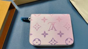 2 colors wallet 4.3"x3.3"x0.8" BB-9182001 photo review