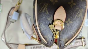 7 Colors Woman's handbag with Adjustable strap  8.1"x5.3"x4.7" BB-9180001000595 photo review