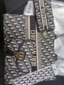 Bags Set-Size 16.1"x12.2"x5.1", 7.9"x6.3"x2.4", 7.5"x3.9" BB-918000200014 photo review
