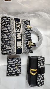 Bags Set-Size 9.4"x8.3"x4.7", 7.9"x7.9"x5.9", 7.5"x3.9" BB-91800020007 photo review