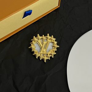 Classic Four-pointed Stars Brooch QTXZ-9110089