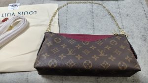 6 colors 9.1"x5.1"x2.0" Chains Full-grain leather Woman's Handbag with straps BB-918000801 photo review