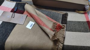 180*65CM Fashion Autumn and Winter Premium 100% Cashmere Scarf Blanket WJ-985045 photo review