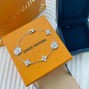 Fashion Diamond Flowers Bracelet VVSL-9110068