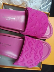 8 Color Couple Embossed hook and loop Sandals LX-872041 photo review