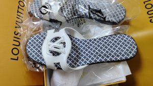 6 Color Cutout Letter Printed Slippers LX-872034 photo review