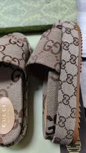 Platform Slippers Motif LX-872063 photo review