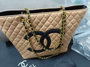 3 Colors 12.2"x11.8" Chain Leather Handbag BB-921035 photo review