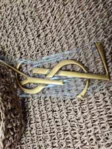 2 Colors 13.4"x15.4" Woven Straw Cut-out handbag BB-921002 photo review