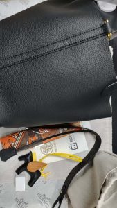 11 Colors Fashion 8.7"x9.1" leather Woman's Handbag BB-921046 photo review