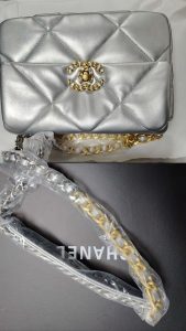 Genuine leather 2 Colors Size:9.8" Chains strap Messenger bag BB-921121 photo review