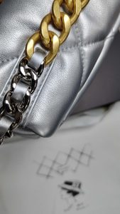 Genuine leather 2 Colors Size:9.8" Chains strap Messenger bag BB-921121 photo review