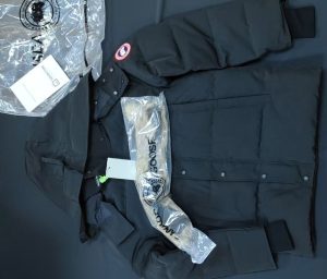 Classic Top quality Duck Down Black Hooded Down Jacket For winter WT-813033 photo review