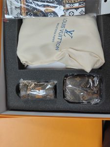 Vintage 11.8"x3.1"x6.3" Leather Belt bag with cardholder BB-921134 photo review