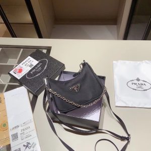 New 5.9"x4.3"x1.6" mini crossbody bag with chains and strap BB-921217