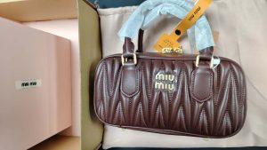 Big 9.1"x6.7" Small 7.9"x5.9" Leather Handbag with Adjustable Strap BB-921213 photo review