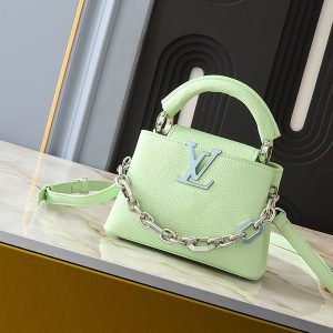 5 Colors Small:8.3"x5.5"x3.1"Big:10.6"x7.1"x3.5" Leather Enamel Chains Totebag With Adjustable Strap BB-921402