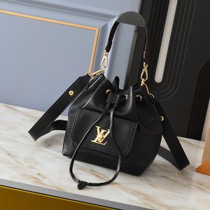 4Colors  Leather 9.1"x9.1"x6.3" Bucket bag with Adjustable Strap BB-921500