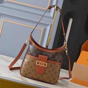 9.4"x10.6"x4.3" Leather Chains Handbag with Adjustable Strap BB-921508