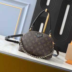 Leather 4.9"x6.9"x2.4" Chains Handbag with Adjustable Strap BB-921519