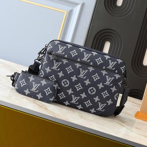 Size 9.8"x7.3"x2.8" Adjustable Strap Handbag with Small pocket  cardhold BB-921526