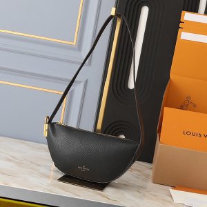 Black Leather Size 11.0"x5.1"x2.2" Handbag with Adjustable Strap Lock BB-921534