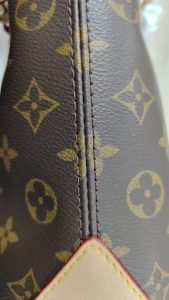 Big:16.9"x13.0"x6.3" Small:9.8"x10.6"x4.5" Adjustable Straps Leather Tote bag BB-921471 photo review