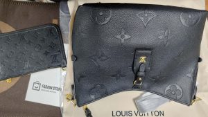8 Colors Size11.4*9.4*4.7"  Embossing Leather handbag with Square pocket Charm BB-921601 photo review