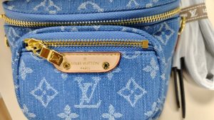 8 Colors Size11.4*9.4*4.7"  Embossing Leather handbag with Square pocket Charm BB-921601 photo review