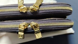 Leather 4.9"x6.9"x2.4" Chains Handbag with Adjustable Strap BB-921519 photo review