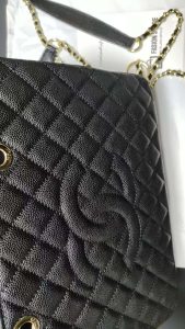 4 Colors Fashion Size 13.2"x9.6"x5.5" Squares Leather Totebag with Chains straps BBGZ-928043 photo review