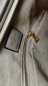 8 Colors Size11.4*9.4*4.7" Embossing Leather Adjustable Strap handbag with Square pocket Charm BB-921595 photo review