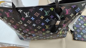 New Size 12.2"x11.0"x5.5" 3Colorful Flowers Leather Totebag with Removable pocket BB-928074 photo review