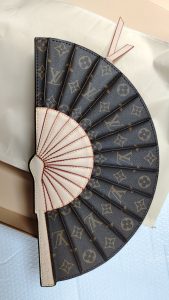 3 Colors Fashion 14.6*7.5" folding fan HandBag BB-921860 photo review
