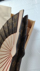 3 Colors Fashion 14.6*7.5" folding fan HandBag BB-921860 photo review