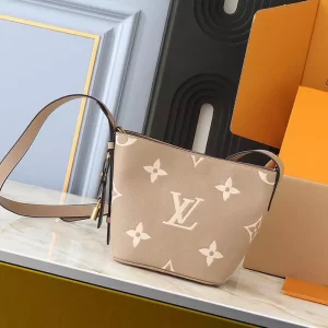 7 Colors Size6.3*7.1*4.7"  Leather Woman's Handbag BB-11015
