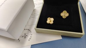 22 Color Classic Flowers Earrings QTED-911116 photo review