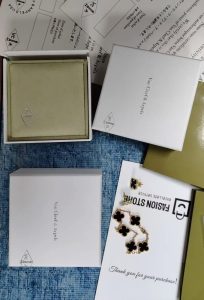 16 Color Fashion 5 Flowers Bracelet QTSL-9110059 photo review