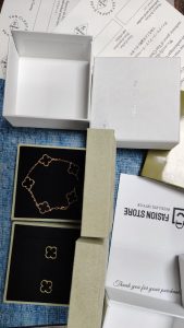 16 Color Fashion 5 Flowers Bracelet QTSL-9110059 photo review
