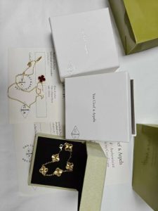 7 Color Fashion 5-Flowers Bracelet QTSL-9110062 photo review