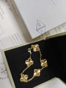 7 Color Fashion 5-Flowers Bracelet QTSL-9110062 photo review