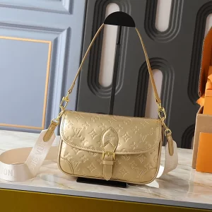 leather Bag (2 Colors) Size25x9x15cm with straps BB-14064