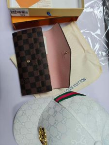 11Colors Fashion Wallets 19x10cm QB-927201 photo review